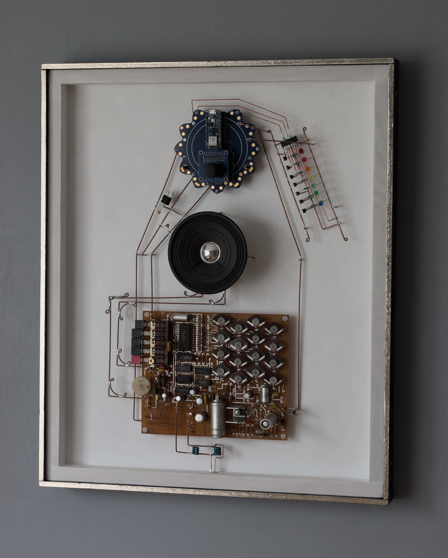 Electronic sculpture